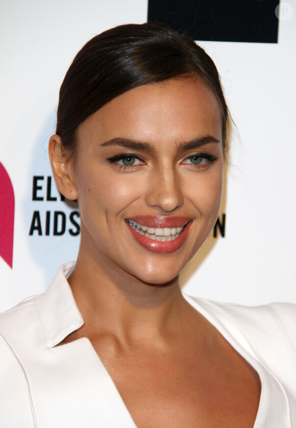 Irina Shayk - Soirée "Elton John AIDS Foundation Oscar Party" 2015 à West Hollywood, le 22 février 2015.