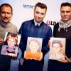 Sam Smith porte un portrait de lui enfant, sur Instagram le 30 mars 2015