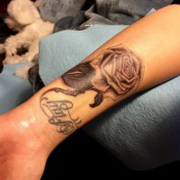 Demi Lovato fait peau neuve : Son tatouage disgracieux recouvert d'une rose