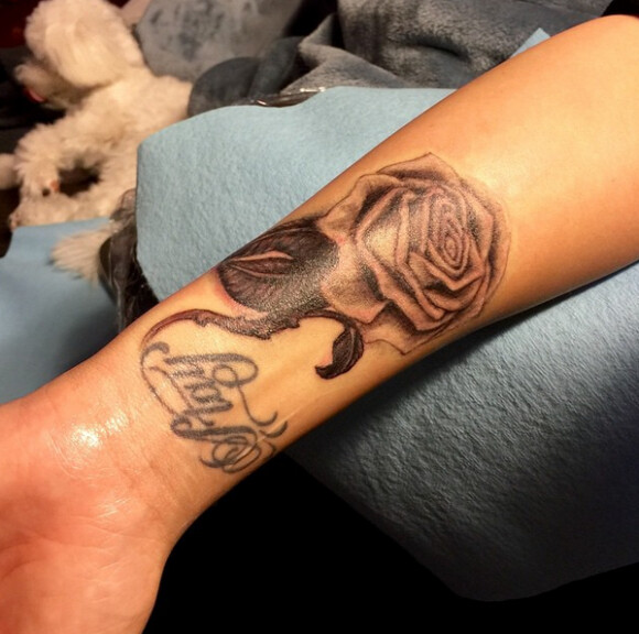 Demi Lovato a fait recouvrir son ancien tattouage, le 7 avril 2015