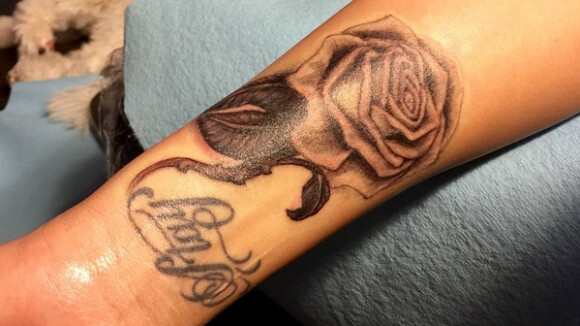 Demi Lovato fait peau neuve : Son tatouage disgracieux recouvert d'une rose