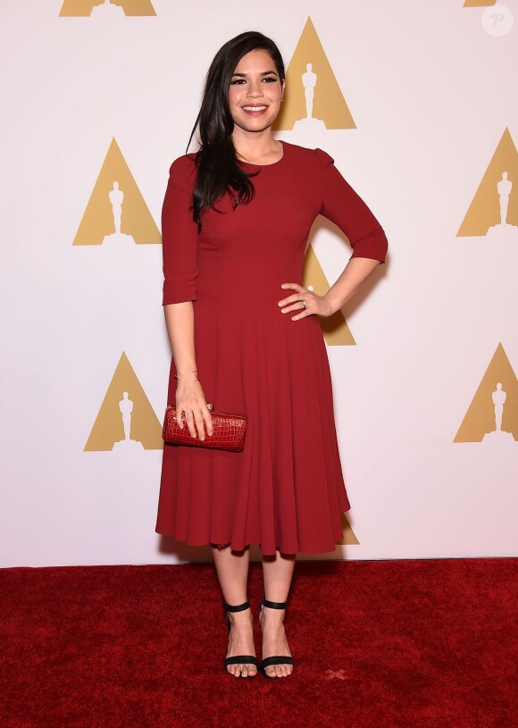 America Ferrera - Photocall lors de la réception pour les nominés aux Oscars à l'hôtel Hilton à Los Angeles. Le 2 février 2015 