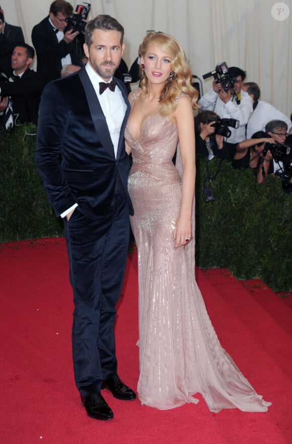 Blake Lively et son mari Ryan Reynolds - Soirée du Met Ball / Costume Institute Gala 2014: "Charles James: Beyond Fashion" à New York, le 5 mai 2014.  