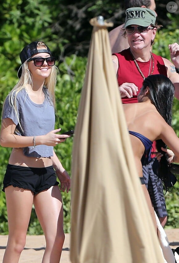 Richie Sambora avec sa fille Ava sur une plage a Maui Hawai, le 27 decembre 2013