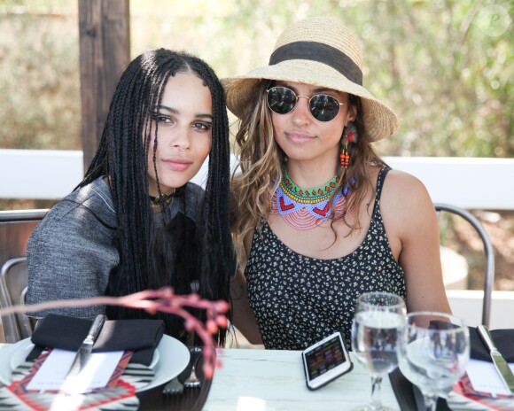 Malia Scharf et Zoe Kravitz lors du Harpers Bazaar Brunch au Soho Desert House, La Quinta, le 11 avril 2015