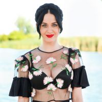 Katy Perry sexy en transparence à Coachella près de Robert Pattinson, amoureux