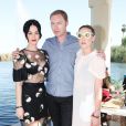  Katy Perry, Mia Moretti et Stuart Vevers lors du Harpers Bazaar Brunch au Soho Desert House, La Quinta, le 11 avril 2015 