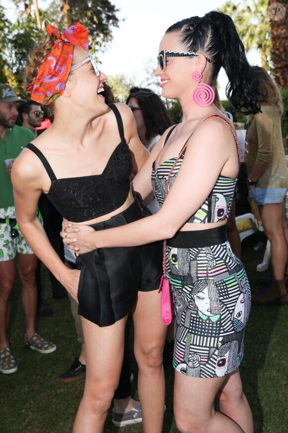 Katy Perry et Mia Moretti à la Pool party organisée par Mac Cosmetics X Mia Moretti au Ingleside Inn, à Palm Springs, le 10 avril 2015