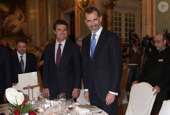Le roi Felipe VI d'Espagne assiste au 15e sommet mondial du tourisme à Madrid en Espagne le 14 avril 2015.