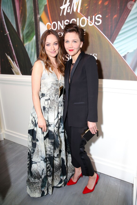 Olivia Wilde et Maggie Gyllenhaal assistent au dîner post-ouverture du magasin éphémère Conscious, au Cafe Clover. New York, le 14 avril 2015.
