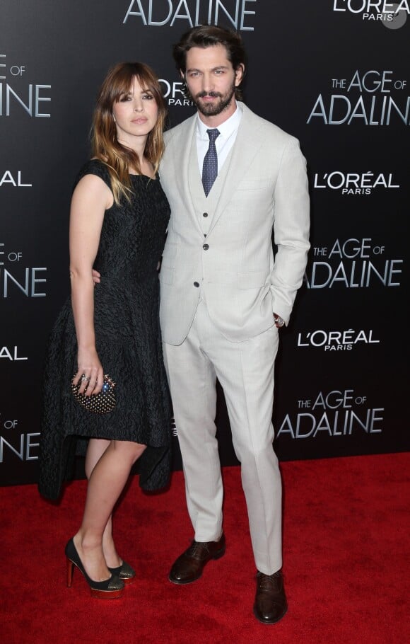 Michiel Huisman et sa femme Tara Elders à la première d'Adaline à New York, le 19 avril 2015.