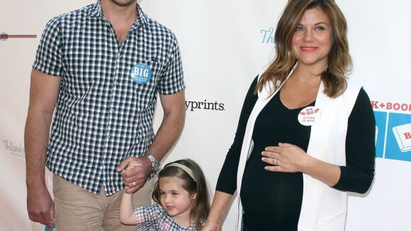 Tiffani Thiessen enceinte : Radieuse en famille, devant le beau Tom Felton