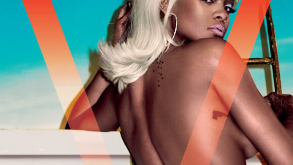 Rihanna : Diva acidulée en petite culotte, une pop star en forme(s)