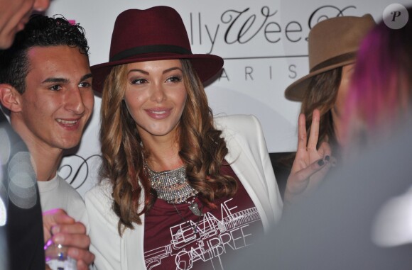 Nabilla Benattia fait son retour public à l'occasion du salon What the F..., qui explore l'univers des 13/25 ans au Paris Event Center, le 24 avril 2015.