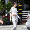 Kendall Jenner quitte le Mauro's Cafe Fred Segal à Los Angeles, le 28 avril 2015.