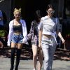 Kendall, Kylie Jenner et Pia Mia quittent le Mauro's Cafe Fred Segal à Los Angeles, le 28 avril 2015.