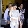 Kendall, Kylie Jenner et Pia Mia quittent le Mauro's Cafe Fred Segal à Los Angeles, le 28 avril 2015.