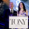 Bruce Willis et Mary-Louise Parker annoncent les nommés aux Tony Awards 2015 à New York, le 28 avril 2015