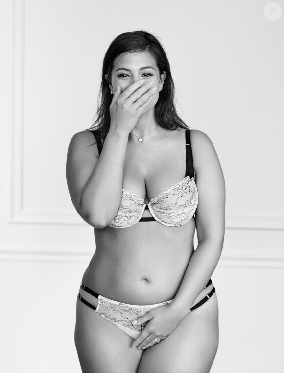 Lane Bryant, une marque de lingerie grande taille, frappe fort avec sa nouvelle campagne publicitaire, en montrant des corps variés de femmes aux formes généreuses. Ici, Ashley Graham, splendide