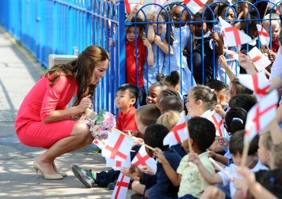 Catherine Kate Middleton, la duchesse de Cambridge visite l'école Blessed Sacrament dans le quartier Islington à Londres, le 1er juillet 2014