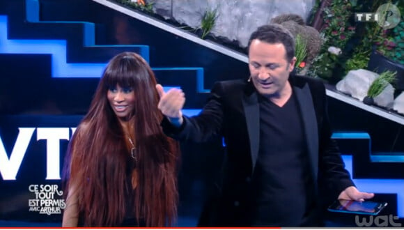 Mia Frye et Arthur dans VTEP, le 2 mai 2015 sur TF1.