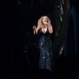  La chanteuse Mariah Carey ( robe Hervé L, Leroux) en concert au Caesars Palace à Las Vegas. Le 6 mai 2015 