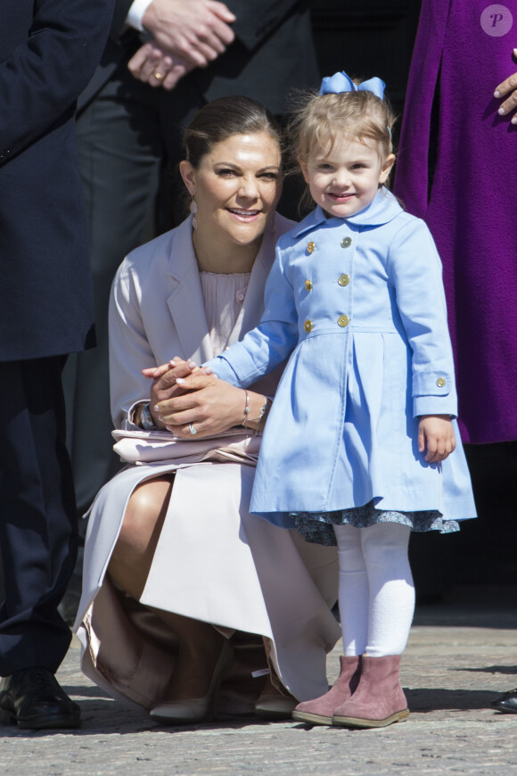 La princesse Victoria, la princesse Estelle - La famille royale suédoise assiste à la commémoration du 69ème anniversaire du roi Carl Gustav de Suède au palais royal à Stockholm, le 30 avril 2015. 