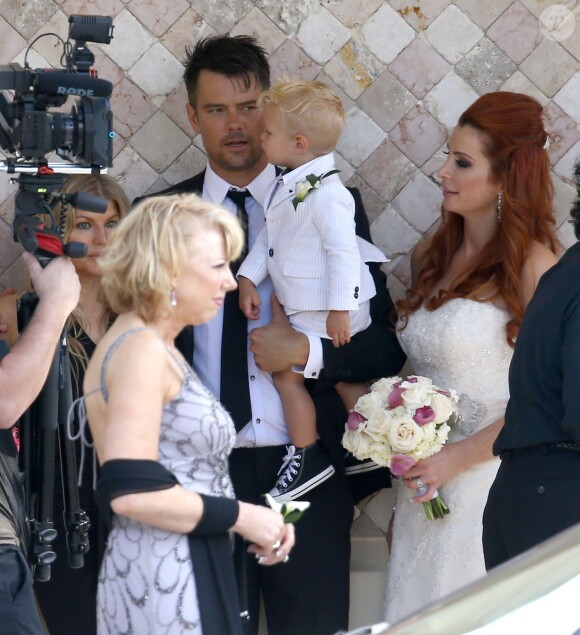 Exclusif - Fergie, son mari Josh Duhamel et leur fils Axl assistent au mariage de Forman Lauren et Angela Weaver à Boca Raton en Floride, le samedi 2 mai 2015.