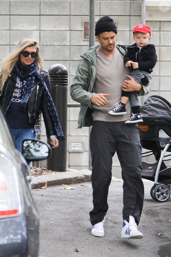 Fergie et Josh Duhamel se rendent dans une école maternelle pour la visiter en vue de la rentrée de septembre de leur petit Axl, le vendredi 8 mai 2015 à Calabasas (Los Angeles).