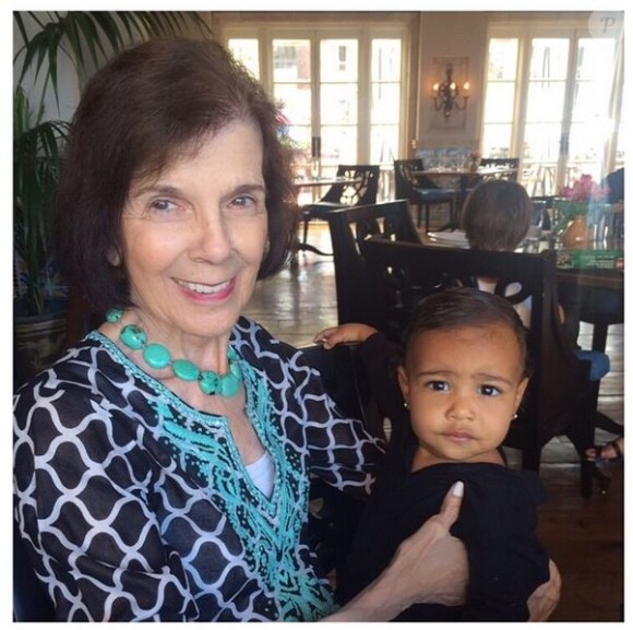 North West et sa grand-mère. Photo postée le 10 mai 2015