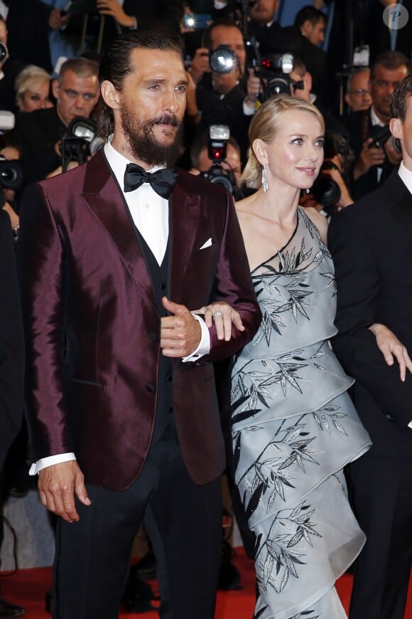Naomi Watts, Matthew McConaughey - Montée des marches du film "The Sea of Trees" (La Forêt des Songes) lors du 68e Festival International du Film de Cannes, le 16 mai 2015.