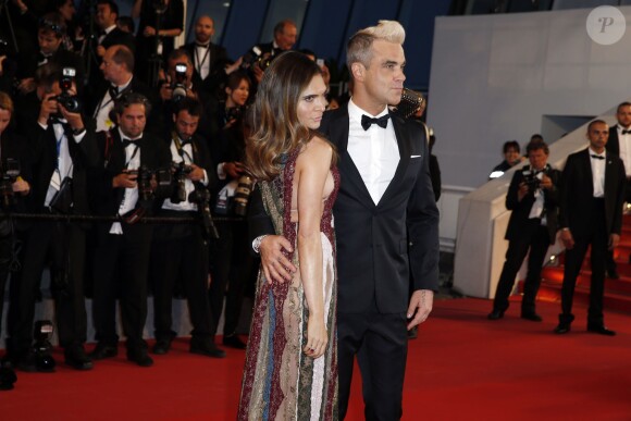 Robbie Williams et sa femme Ayda Shield - Montée des marches du film "The Sea of Trees" (La Forêt des Songes) lors du 68e Festival International du Film de Cannes, le 16 mai 2015.
