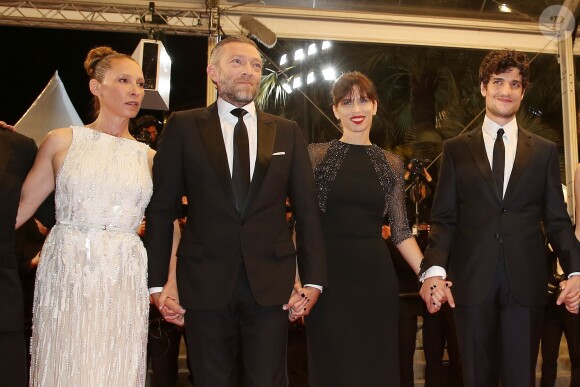 Amanda Added, Louis Garrel, Maiwenn Le Besco, Vincent Cassel, Emmanuelle Bercot - Montée des marches du film "Mon Roi" lors du 68e Festival International du Film de Cannes, le 17 mai 2015.