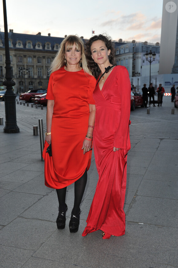 Mère et fille Jo et Leah Wood arrivent à la soirée "Cash & Rocket" organisée par Valentino. Paris, le 16 mai 2015.
