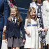 La princesse Leonor des Asturies effectuait le 20 mai 2015, en présence de sa soeur l'infante Sofia, sa première communion à la paroisse Notre-Dame d'Aravaca, dans la banlieue ouest de Madrid.