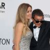 Antonio Banderas et sa compagne Nicole Kimpel - Photocall de la soirée "AmfAR's Cinema Against AIDS"  à l'hôtel de l'Eden Roc au Cap d'Antibes le 21 mai 2015, lors du 68e festival du film de Cannes.