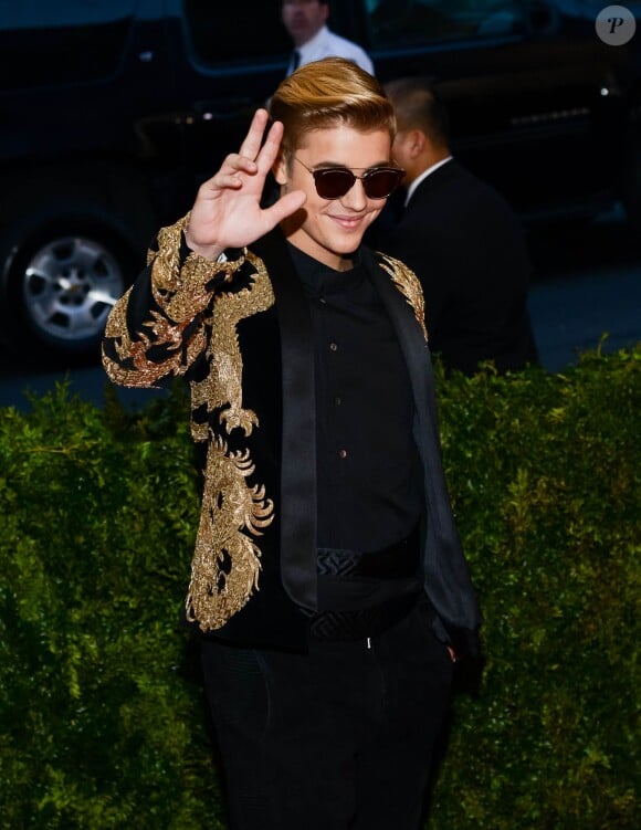 Justin Bieber - Soirée Costume Institute Gala 2015 (Met Ball) au Metropolitan Museum célébrant l'ouverture de Chine: à travers le miroir à New York, le 4 mai 2015. 