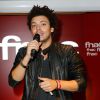 Kev Adams en séance de dédicaces à la Fnac des Ternes pour faire la promotion de la sortie DVD de son nouveau spectacle "Voilà Voilà" à Paris, le 5 novembre 2014.