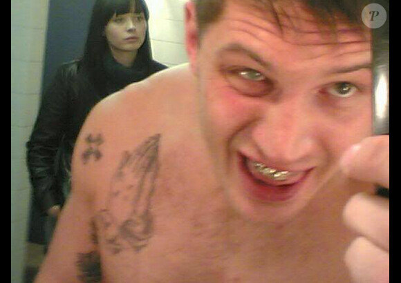 Tom Hardy se dévoile sans fard sur sa page MySpace.