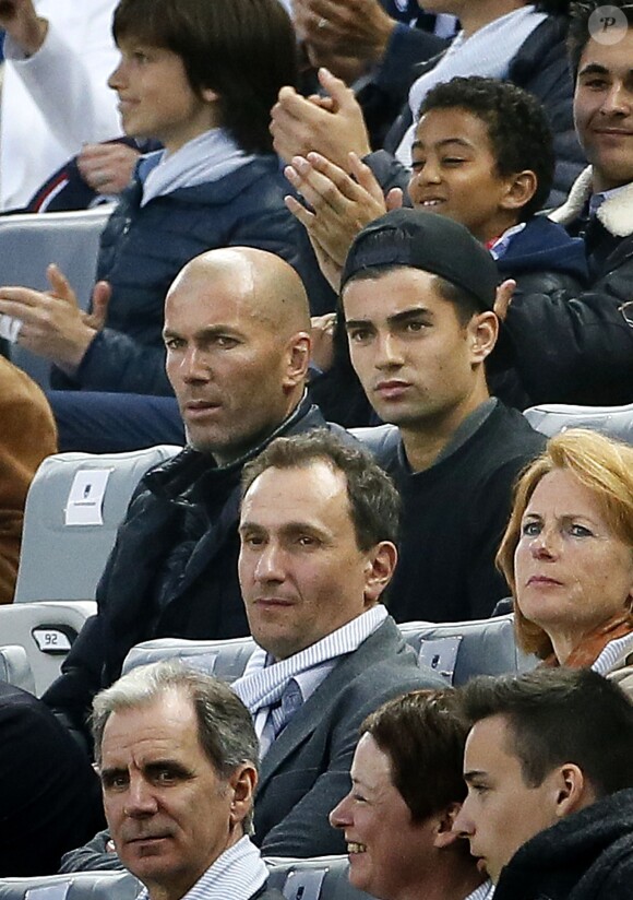 Zinedine Zidane et son fils à Bordeaux, le 23 mai 2015.