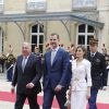 Le roi Felipe VI et la reine Letizia d'Espagne rencontraient au Petit Luxembourg le président du Sénat Gérard Larcher, le 3 juin 2015 à Paris, au deuxième jour de leur visite d'Etat en France.