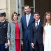 La reine Letizia et le roi Felipe VI d'Espagne étaient reçus à Matignon par le Premier ministre français Manuel Valls et sa femme Anne Gravoin le 3 juin 2015 à Paris, au deuxième jour de la visite d'Etat du couple royal espagnol.