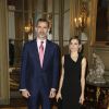 Le roi Felipe VI et la reine Letizia d'Espagne offrent une réception à la communauté espagnole en France à la résidence de l'ambassadeur d'Espagne en France à Paris, le 3 juin 2015, lors de leur visite d'Etat