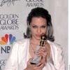 Angelina Jolie aux Golden Globes 2000 à Los Angeles