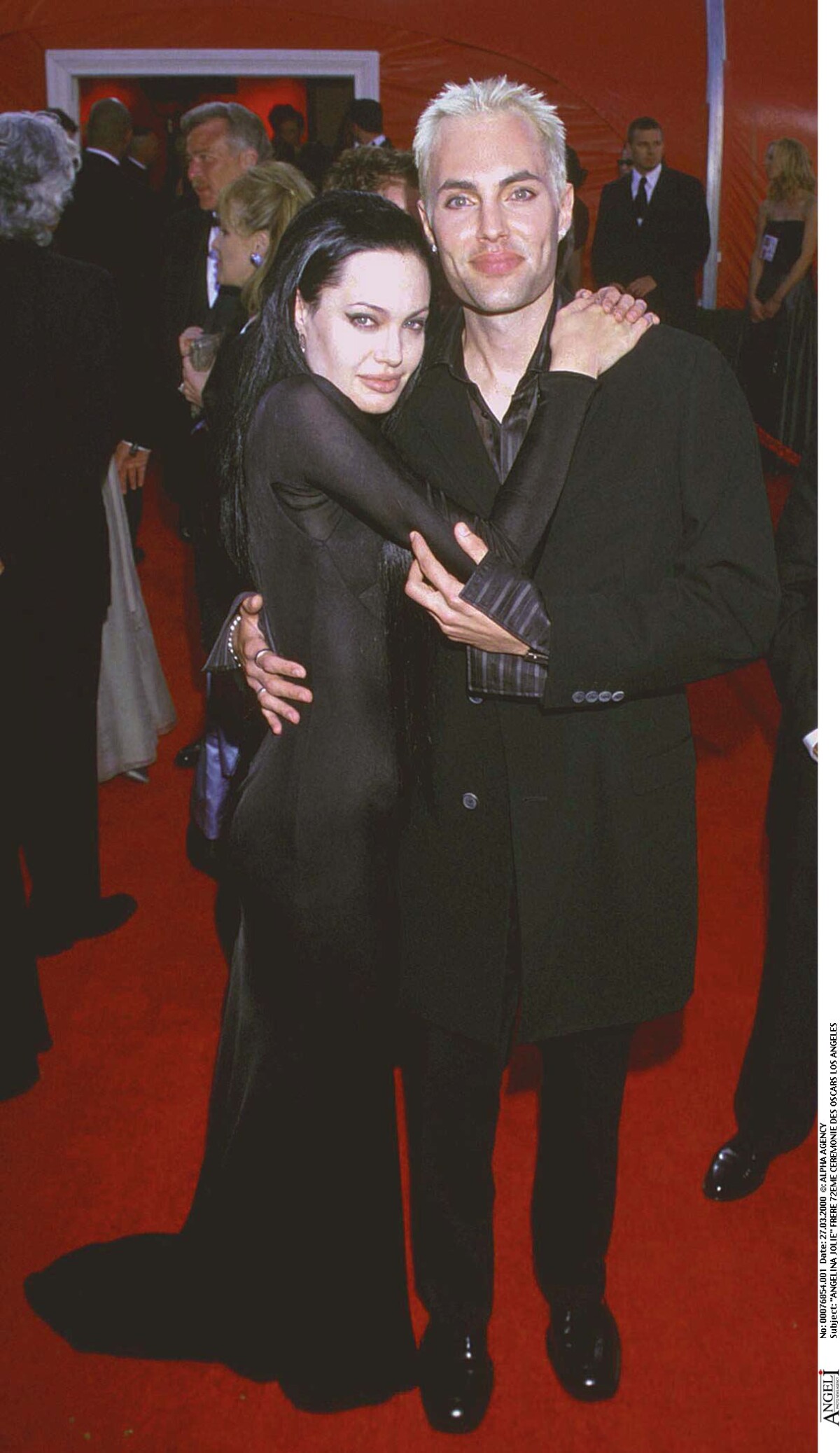 Photo Angelina Jolie Et Son Fr re James Aux Oscars En 2000 Purepeople photo-angelina-jolie-et-son-fr-re-james-aux-oscars-en-2000-purepeople