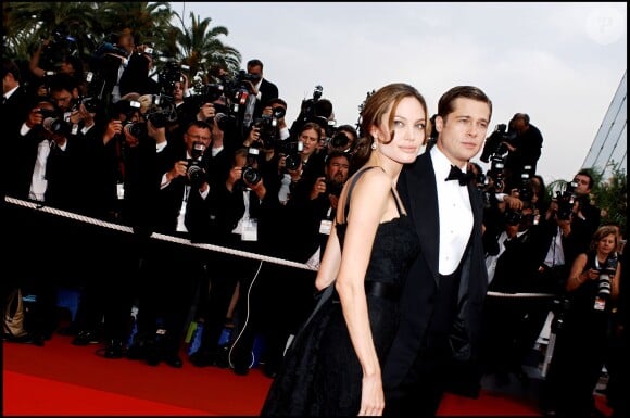 Angelina Jolie et Brad Pitt pour la montée des marches du film Un coeur invaincu au Festival de Cannes 2007