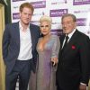Le prince Harry rencontre Lady Gaga et Tony Bennett avant leur concert "Well Child Charity" à Londres, le 8 juin 2015.  8 June 2015. Prince Harry attends a Well Child Charity Concert at the Royal Albert Hall, London. Prince Harry met Lady Gaga and Tony Bennett before the performance.08/06/2015 - Londres