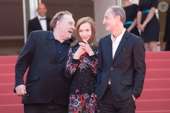 Gérard Depardieu, Isabelle Huppert et Guillaume Nicloux - Montée des marches du film "Valley of Love" lors du 68e Festival International du Film de Cannes, à Cannes le 22 mai 2015.