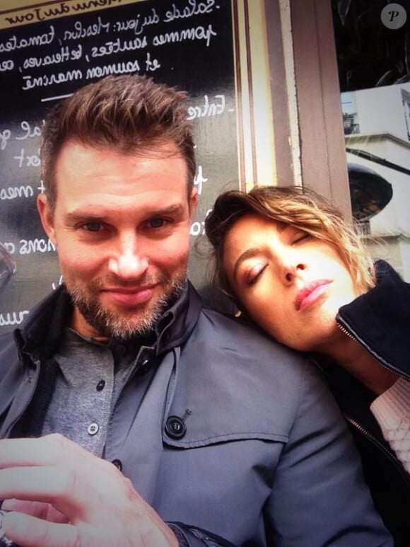 Natalie Zea et son mari Travis Schudlt à Paris, sur Instagram en mai 2015