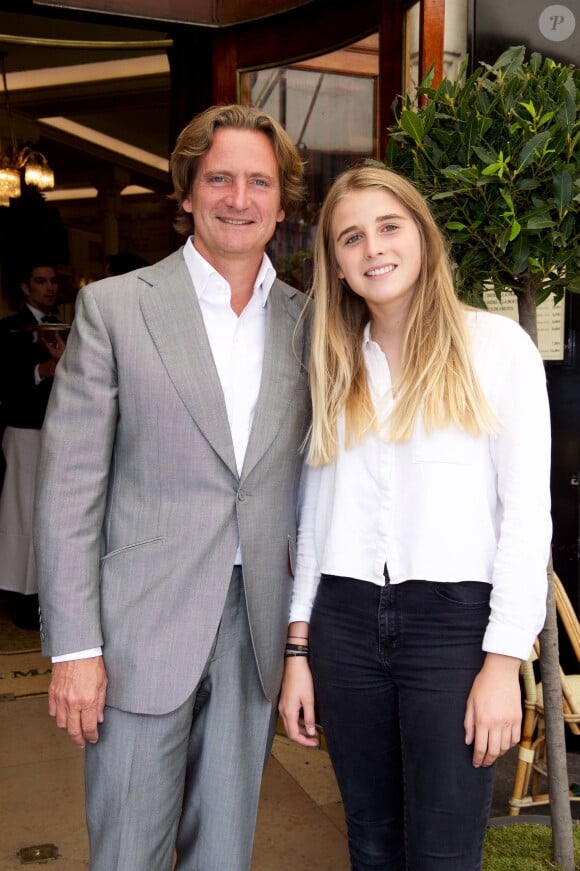 Charles Beigbeder et sa fille Charlotte - Déjeuner "Pères et Filles" au restaurant "Les deux Magots" à Paris